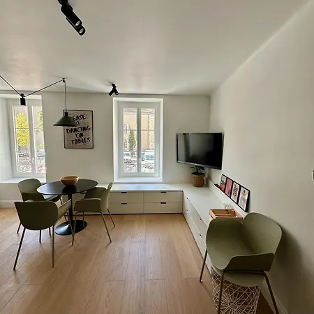 T5 Cozy Centre Apartment